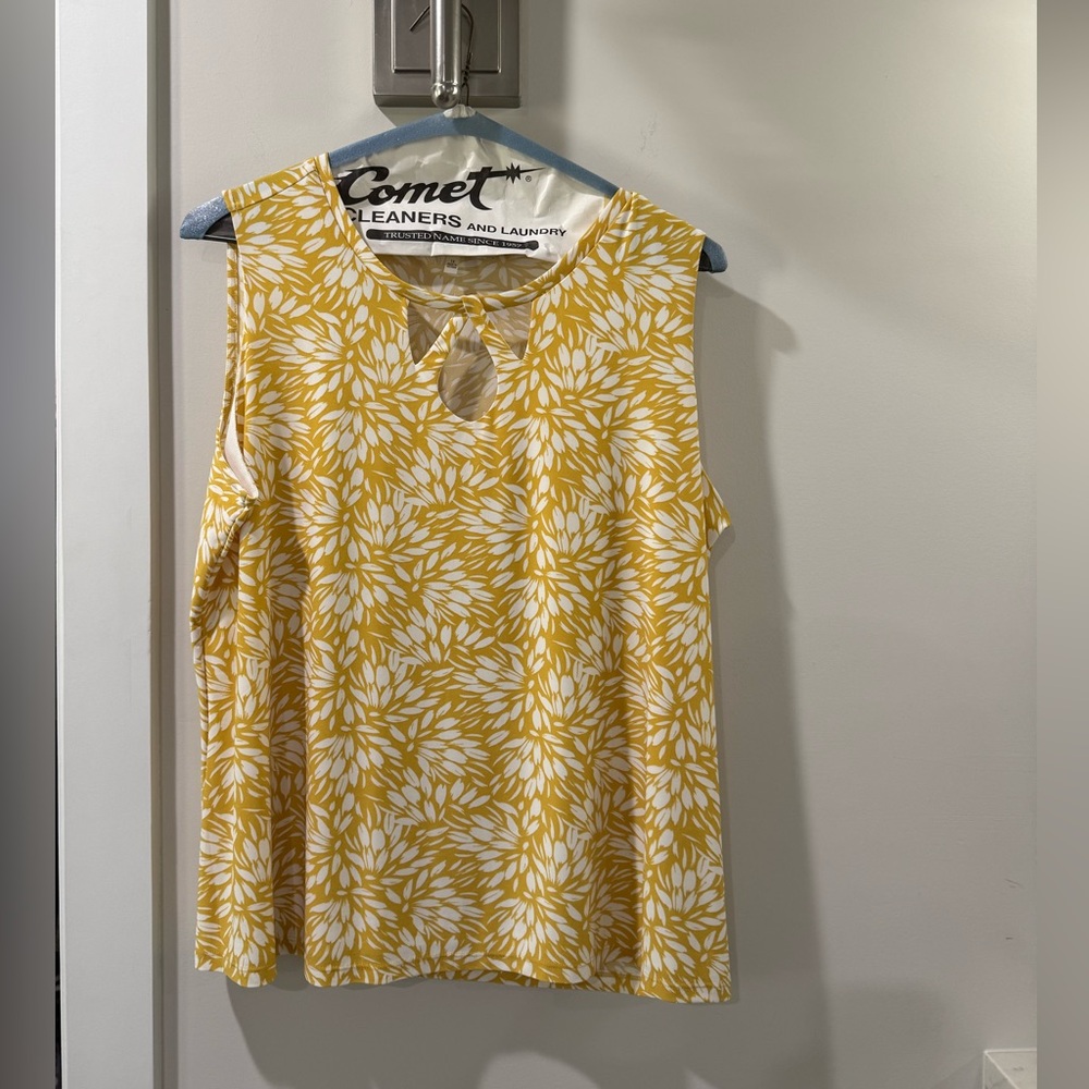 Kasper Yellow and White Floral Tank Top